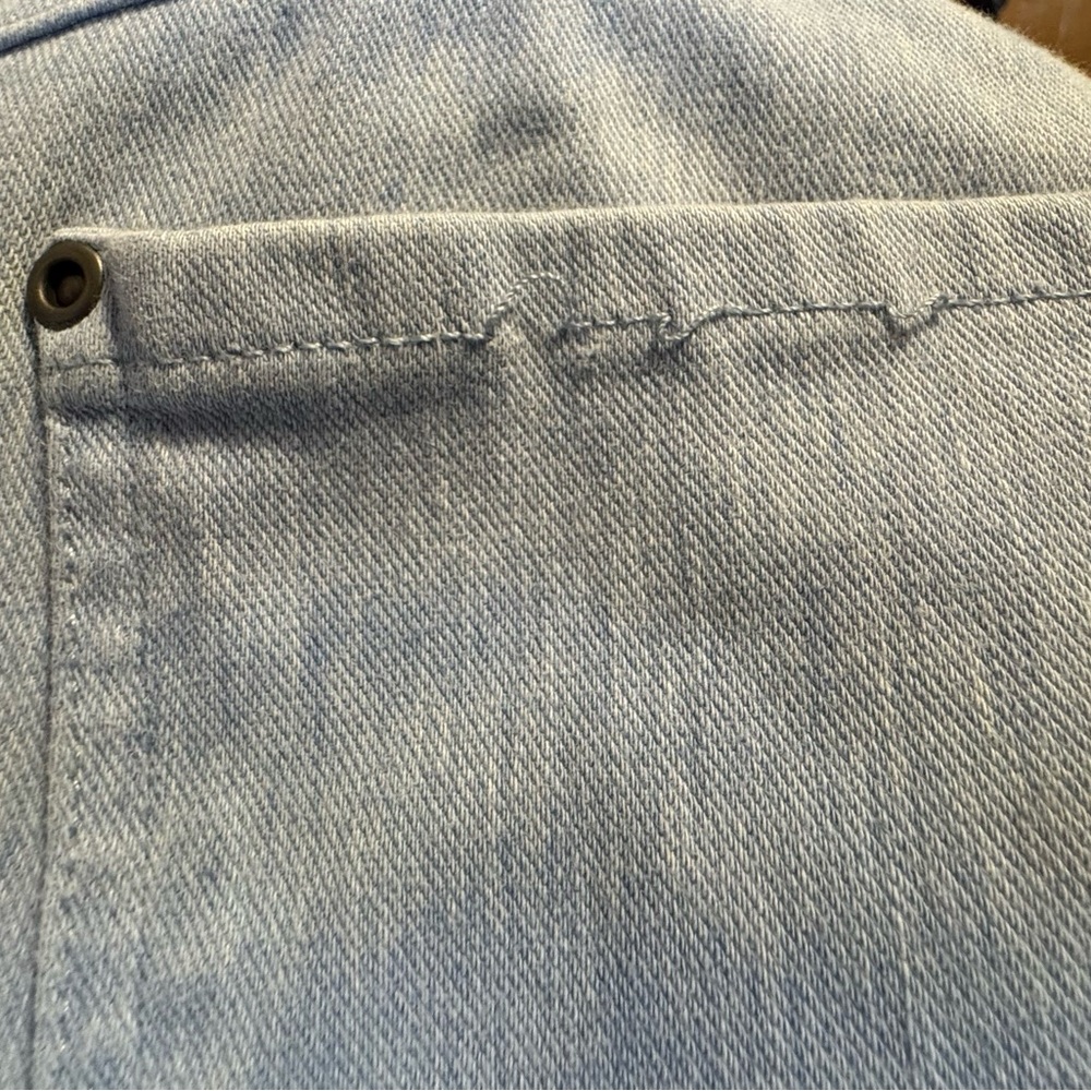 Terra & Sky Light Blue Capris - Picture 4 of 5